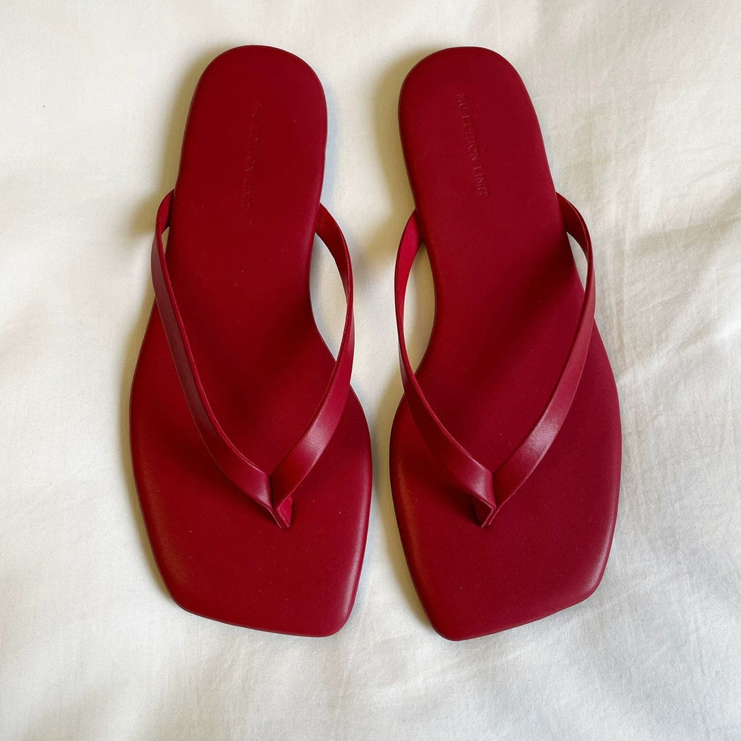 Damen Zehentrenner-Sandalen mit geschwungenem Fußbett und eleganter Riemenkonstruktion