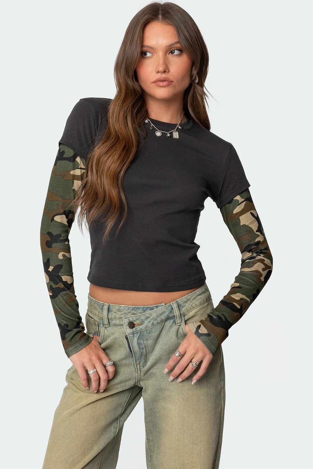Damen modisches Langarmshirt mit einzigartigen Streifen und kurzem Schnitt Shopnory