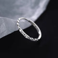 Damen Offener Ring mit eingraviertem "Lucky"-Motiv und modernem Design Shop Nory