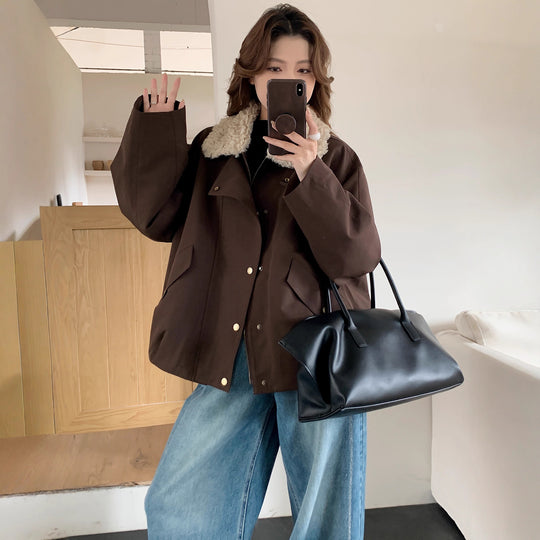 Damen Oversize-Kurzjacke mit Teddykragen und Pattentaschen Shop Nory