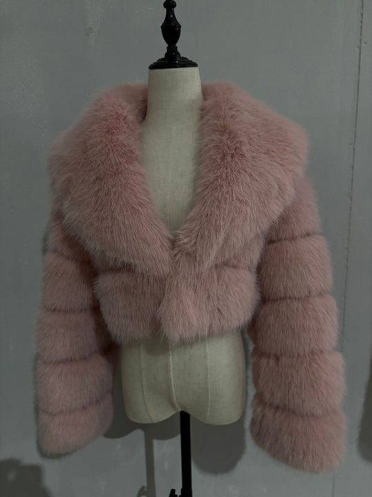 Damen Kurz geschnittene Kunstpelz‑Bolerojacke mit voluminösem Schalkragen Shop Nory