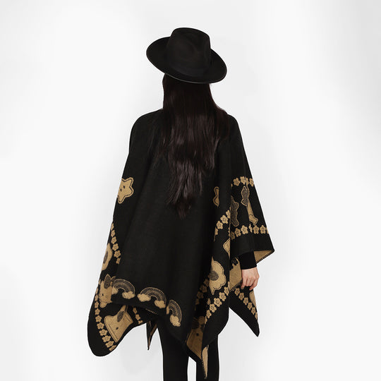 Damen Oversize-Poncho mit Jacquard‑Tiermotiv und asymmetrischem Zipfelsaum Shop Nory