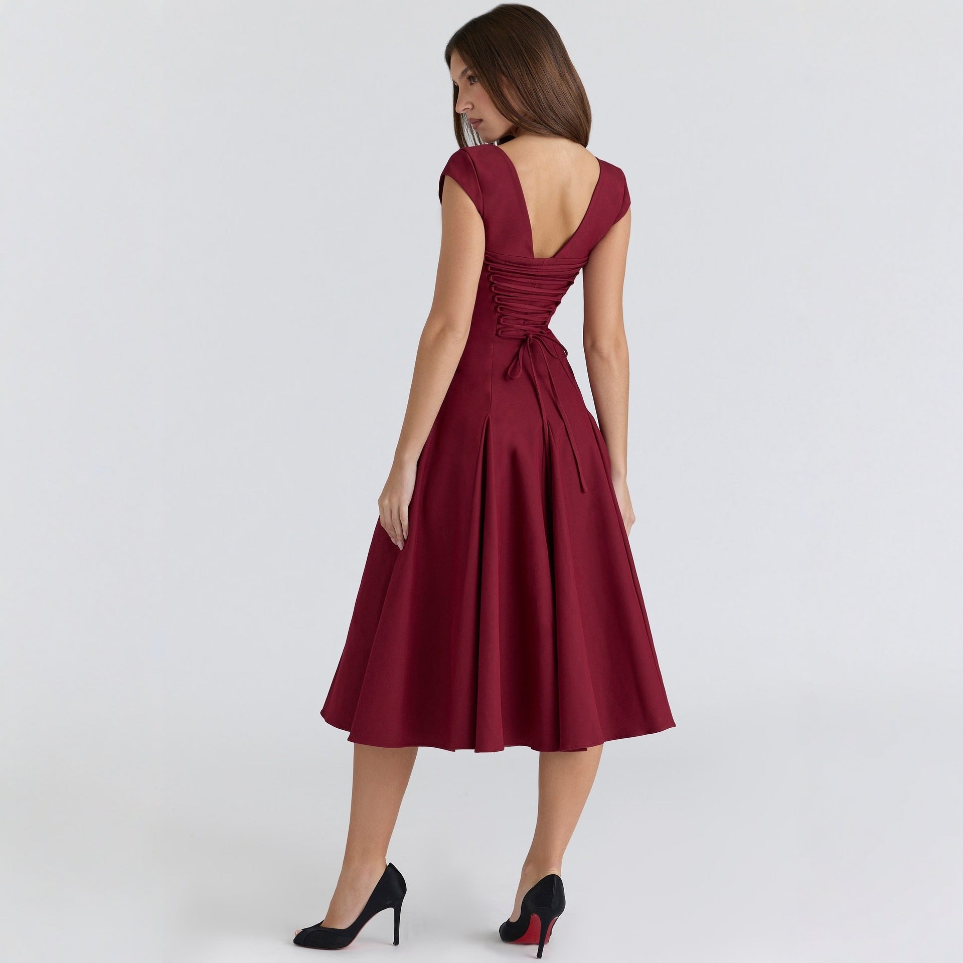 Damen Midi-Kleid mit quadratischem Ausschnitt und weit schwingendem Rock