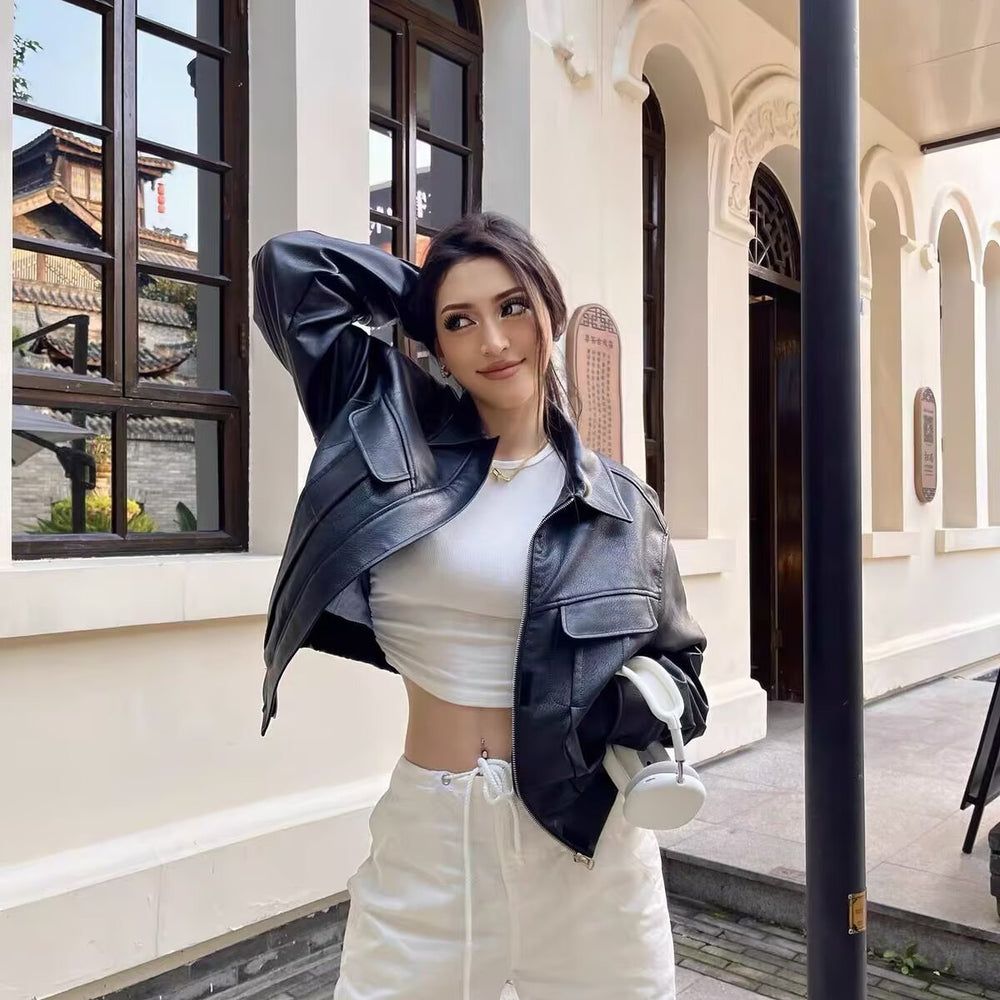 Damen Kurzjacke aus veganer Lederoptik im Cropped-Utility-Worker-Stil mit Pattentaschen Shop Nory