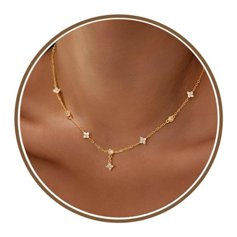 Damen Halskette mit funkelnden Zirkonia-Anhängern und elegantem Kettendesign Shop Nory