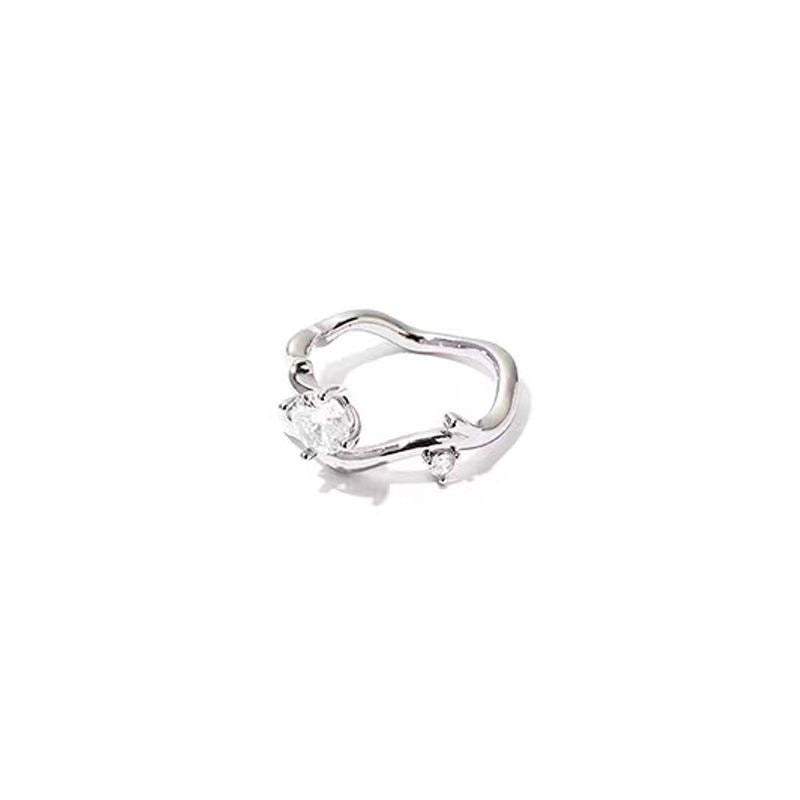 Damen kunstvoll gestalteter Ring mit glänzenden Zirkonia Shop Nory
