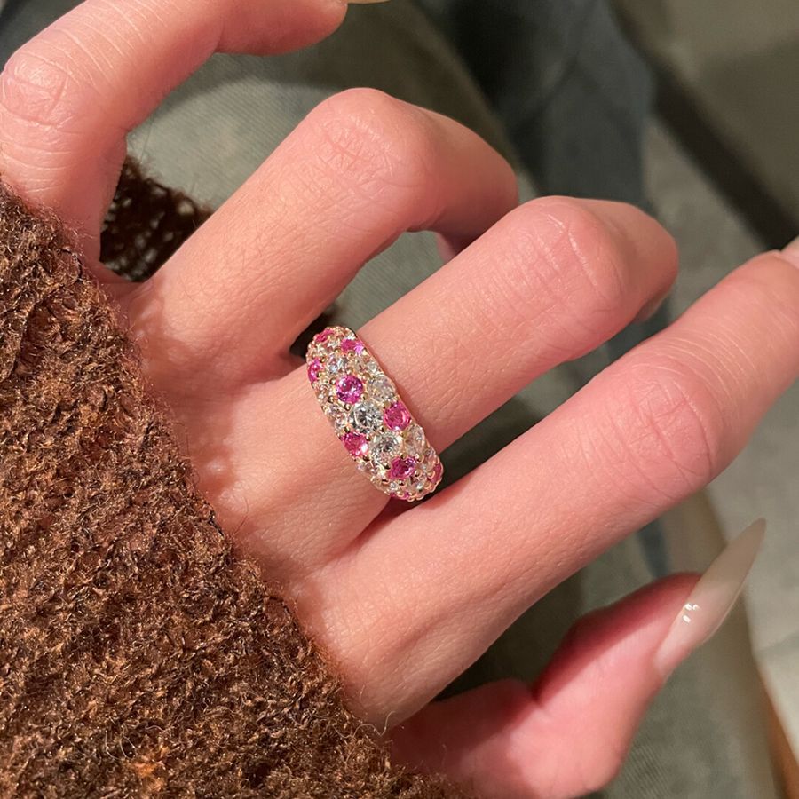 Damen eleganter Ring mit funkelnden Edelsteinen und Zirkonia-Besatz Shop Nory