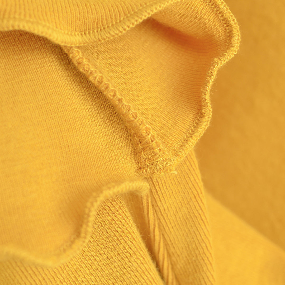 Damen Figurbetontes Langarm-Feinstrickshirt mit quadratischem Ausschnitt und Wellensaum Shop Nory