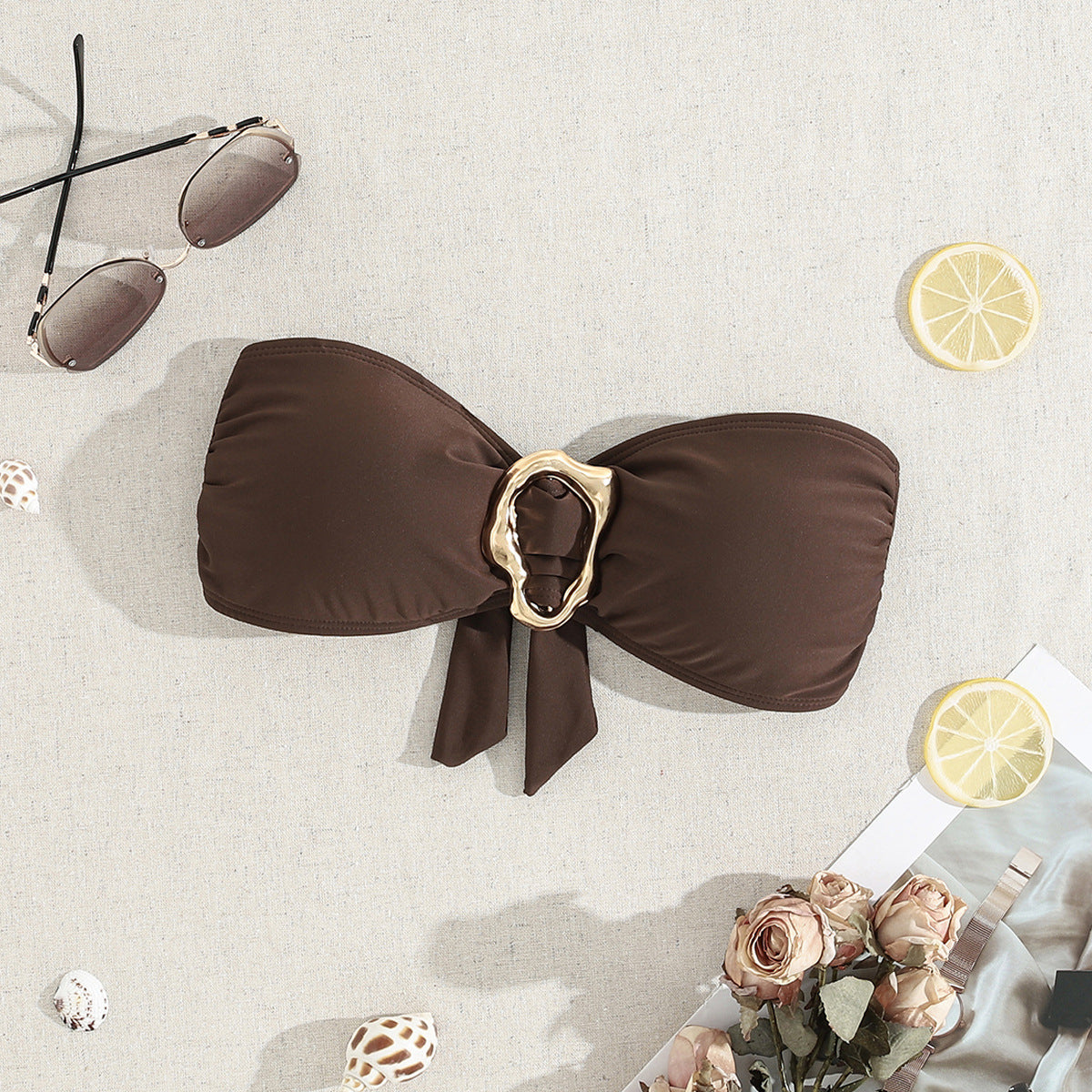 Damen Bandeau-Bikini mit eleganter Goldschließe