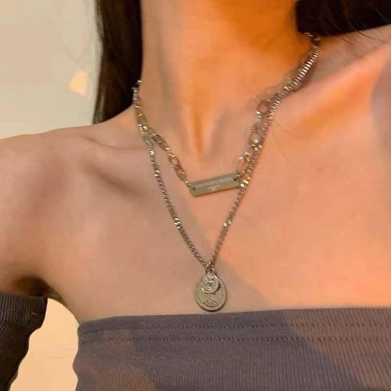 Damen Mehrschichtige Halskette mit modernen Anhängern Shop Nory