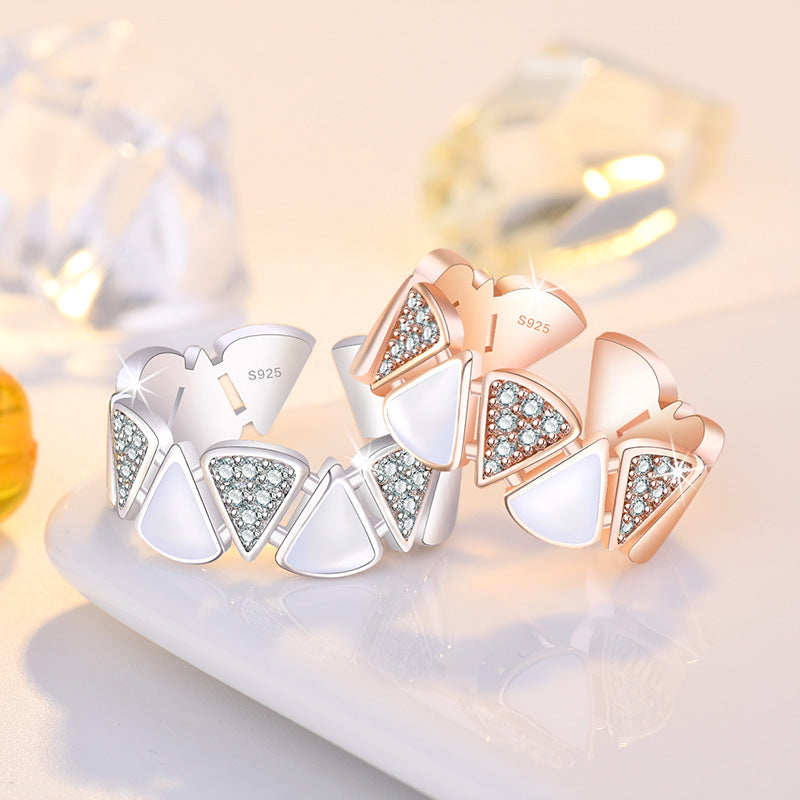 Damenring mit funkelndem Zirkonia und elegantem Design Shop Nory