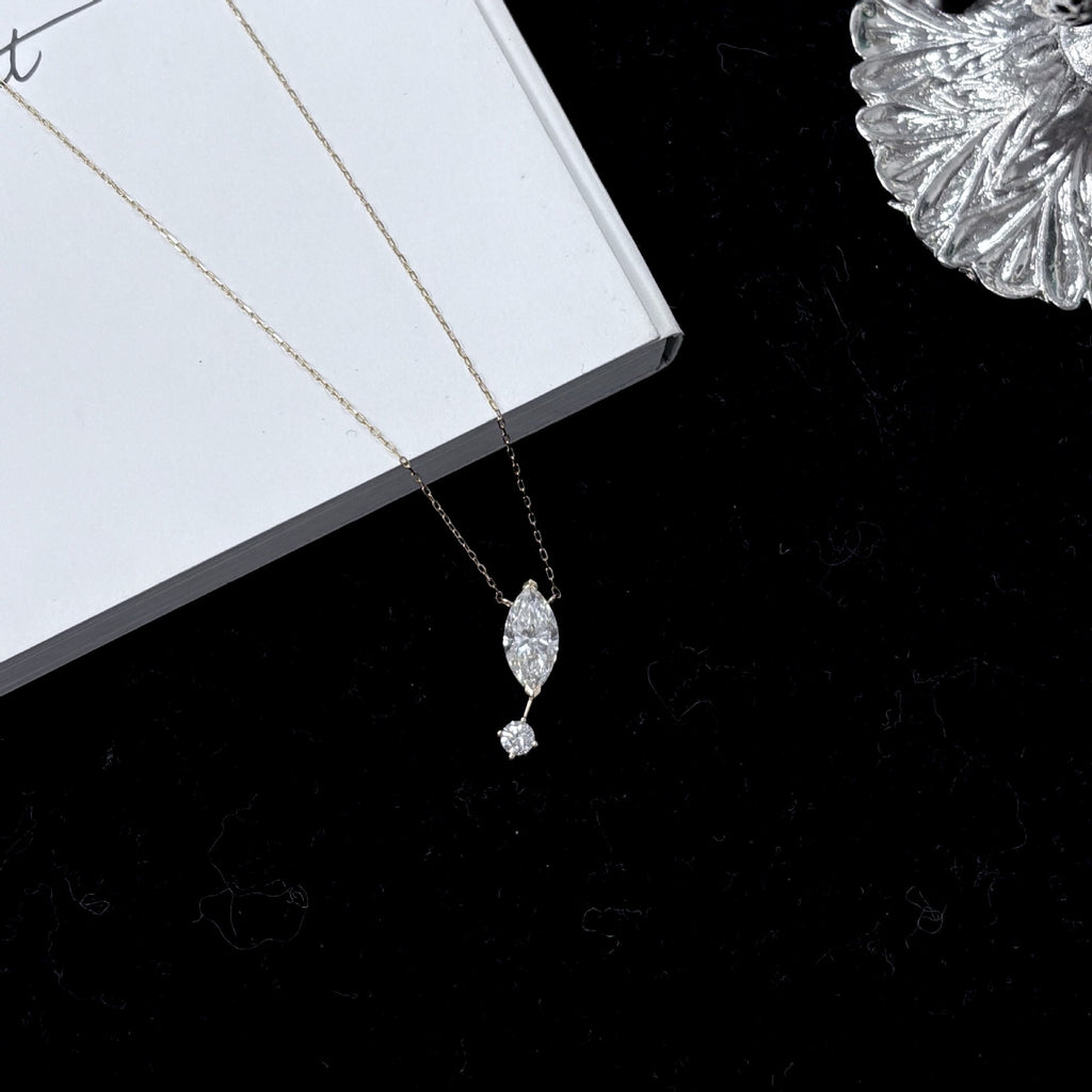 Damen zarte Halskette mit funkelndem Anhänger und hochwertigen Details Shop Nory