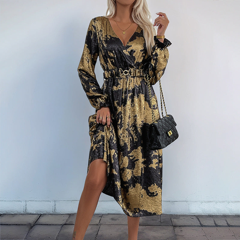 Damen Wickel-Midikleid mit Metallic-Effekt, abstraktem Print, Taillenring und hohem Beinschlitz Shop Nory