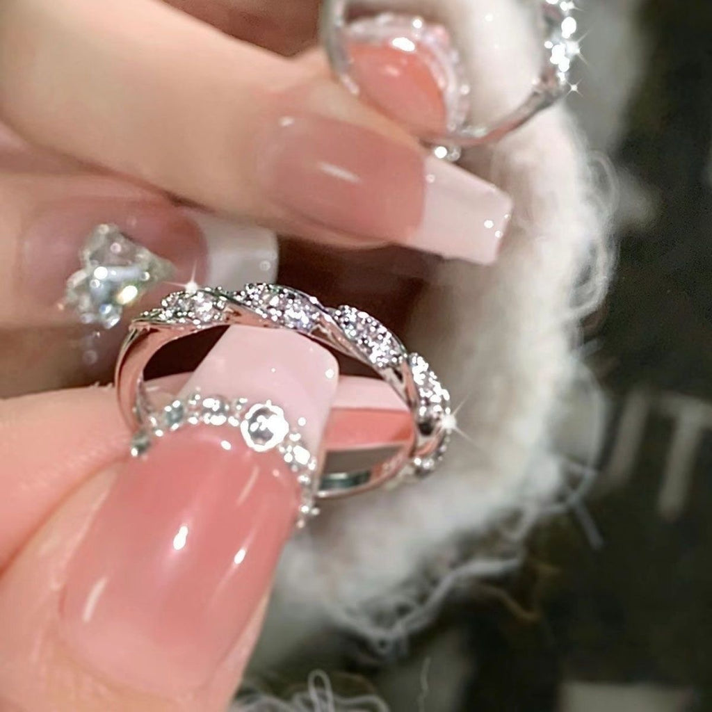 Damen Eleganter, geschwungener Ring aus hochwertigem Material Shop Nory