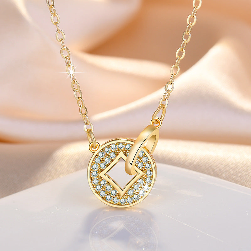 Damen Halskette mit funkelndem Zirkonia-Anhänger in geometrischem Design Shop Nory