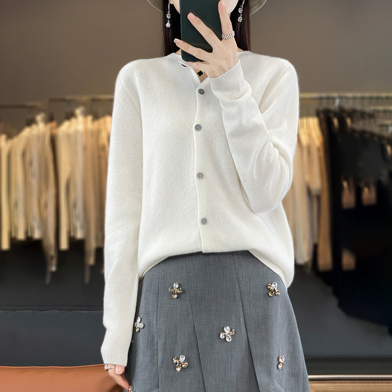 Damen Leichter Feinstrick-Cardigan mit Kaschmir‑Optik, Rundhalsausschnitt und verdeckter Knopfleiste Shop Nory