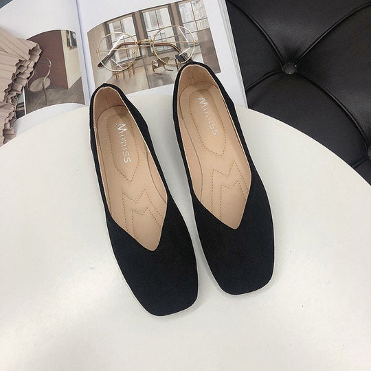Damen Ballerinas aus Veloursleder mit elegantem V-Ausschnitt
