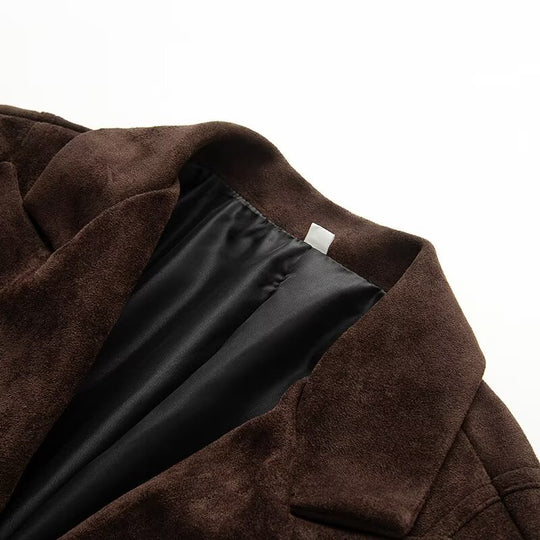 Damen Taillierter Veloursleder-Blazer mit Reverskragen und Pattentaschen Shop Nory