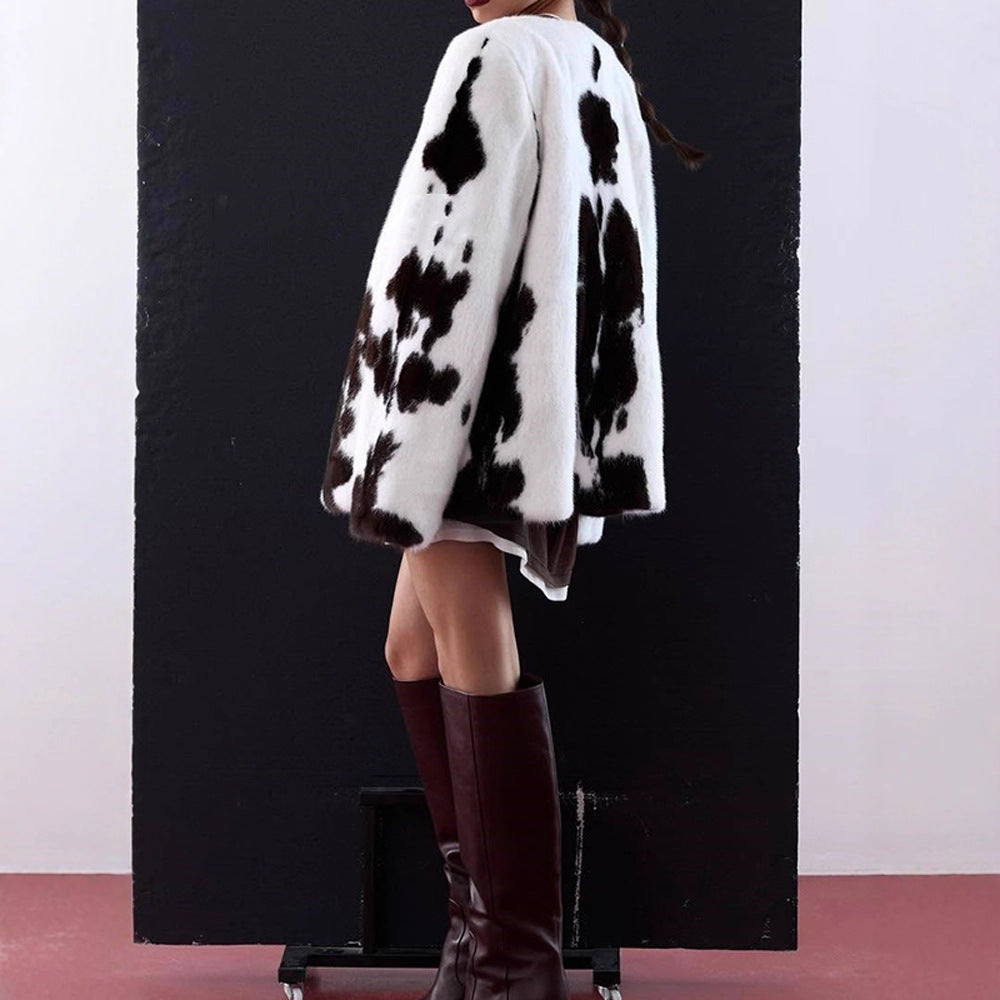 Damen Kurzmantel aus Kunstpelz mit kastiger Silhouette und Kuhfleckenmuster Shop Nory