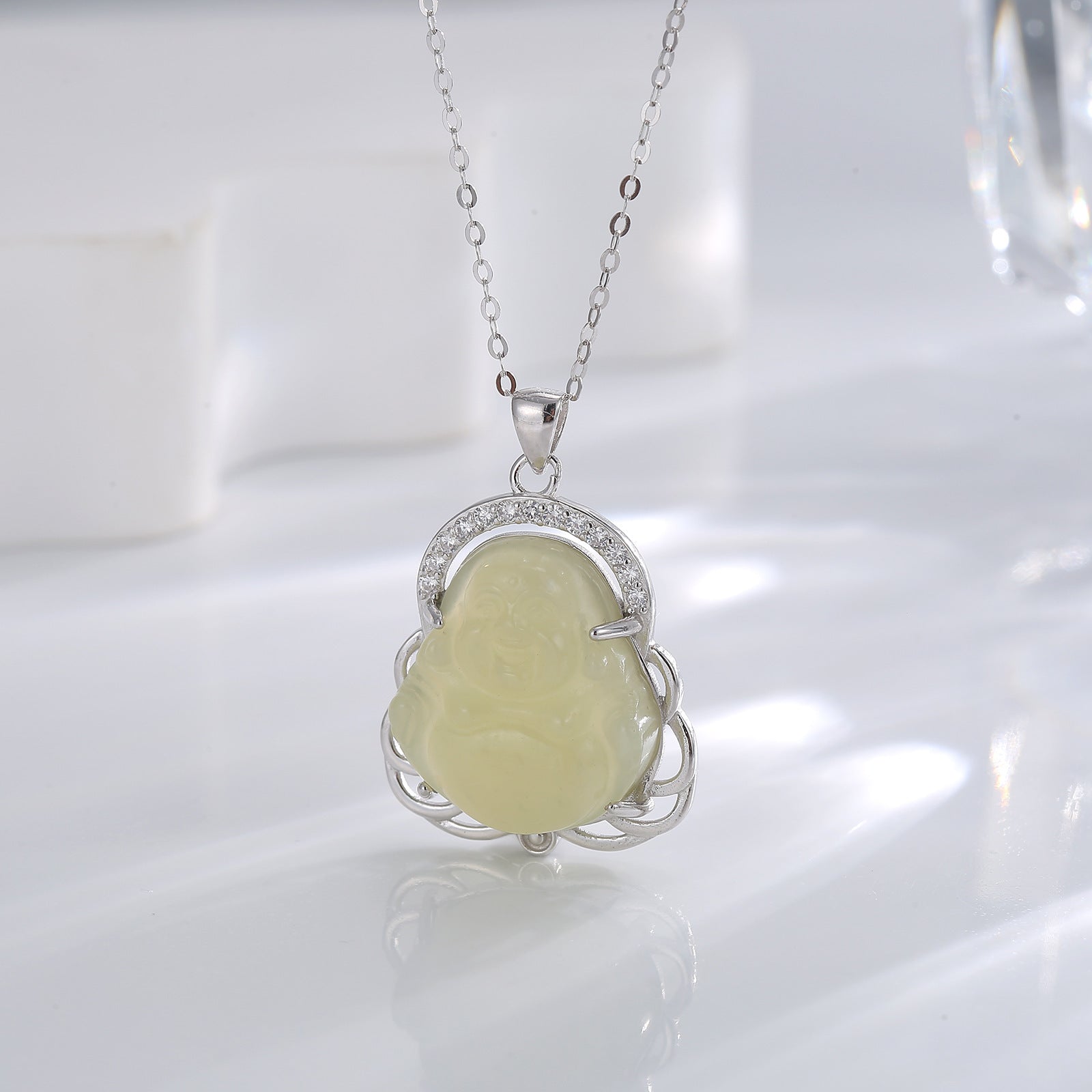 Damen Halskette mit Buddha-Anhänger und funkelnden Zirkonia Shop Nory