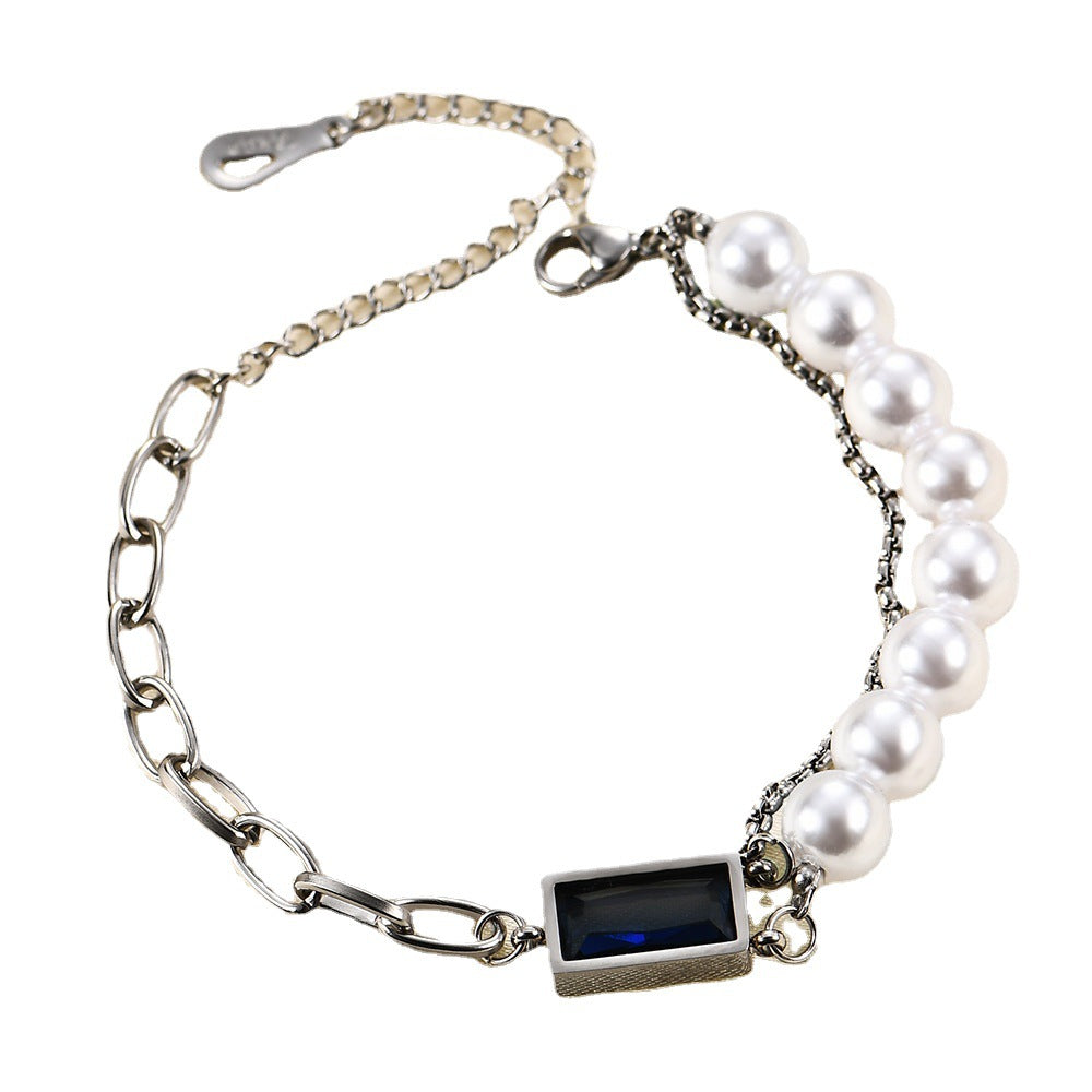 Damen Armband mit elegantem Perlen-Design und stilvollem Anhänger Shop Nory