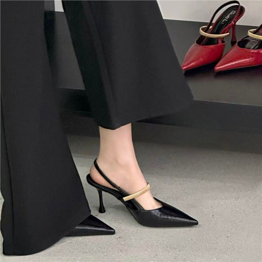 Damen Spitz zulaufende Slingback-Mules mit goldfarbenem Zierriemen und skulpturiertem Stiletto-Absatz Shop Nory