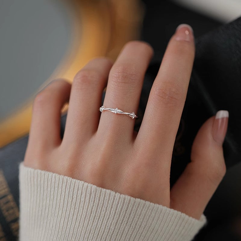 Damen filigraner Ring mit stilvollen Zierakzenten Shop Nory
