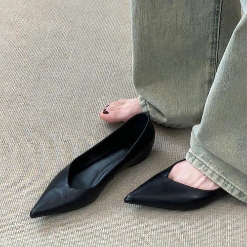 Damen elegante Slipper mit spitzem Zehenbereich und hochwertiger Lederoptik
