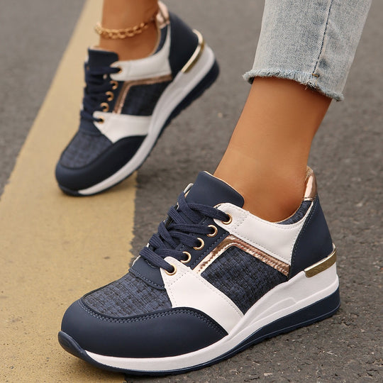 Damen sportive Keil-Sneaker mit strukturiertem Strickmix gepolstertem Komfortfußbett und goldenen Akzenten Shop Nory
