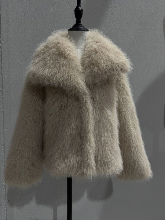 Damen Kurzbolero im Boxy-Cut aus veganem Shaggy-Kunstpelz mit XXL-Schalkragen Shop Nory