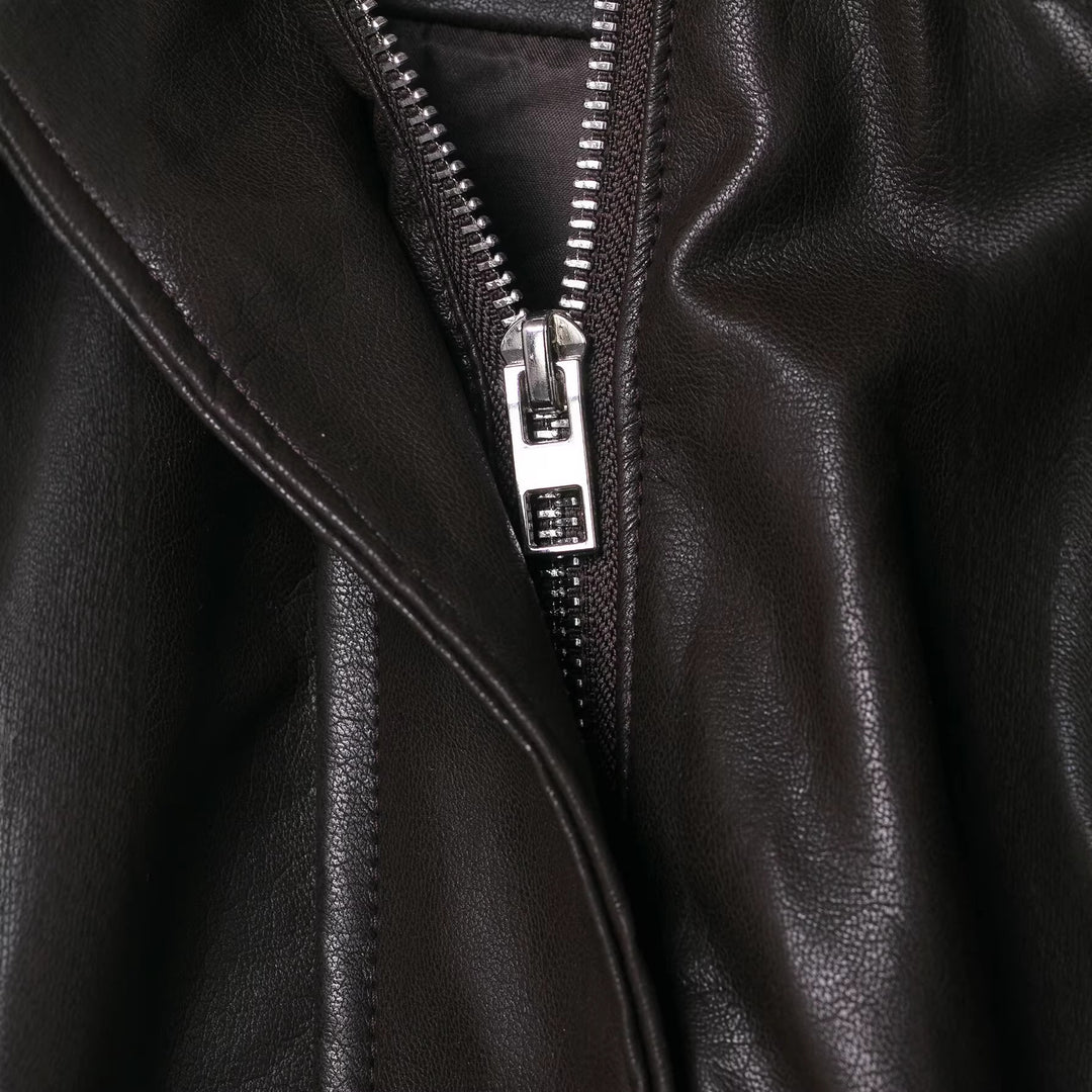 Damen Voluminöse Kunstleder-Capejacke mit hohem Stehkragen und Kordelzug Shop Nory
