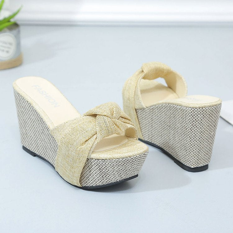 Damen nan Keil-Pantolette mit hohem Bast-Plateau und gedrehtem Textilriemen