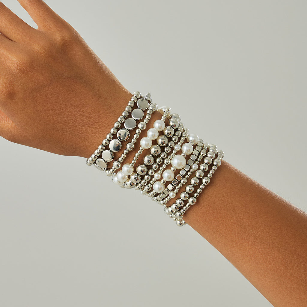 Damen mehrlagiges Armband mit Perlen und Metallakzenten Shop Nory
