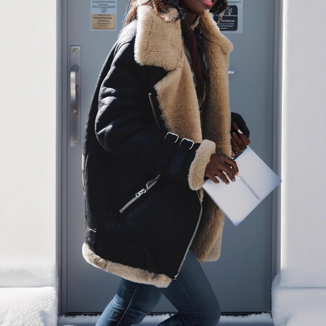 Damen Kurz geschnittene Aviator-Lederjacke mit Teddyfell‑Futter und Reißverschlussdetails Shop Nory