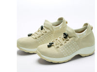Hellbeige