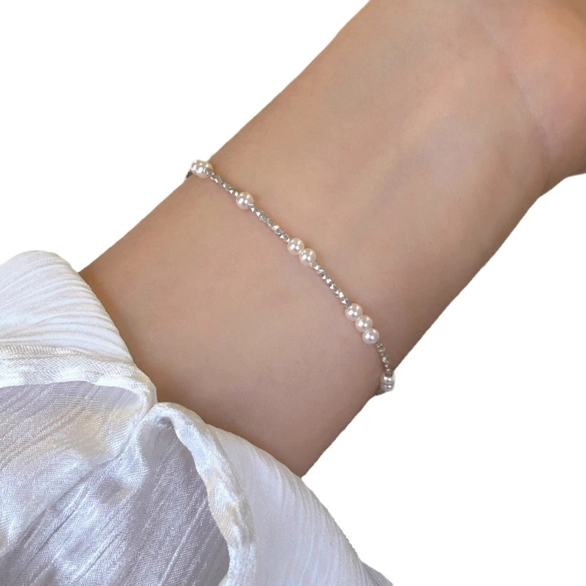 Damen Perlenarmband mit funkelnden Zirkonia Shop Nory