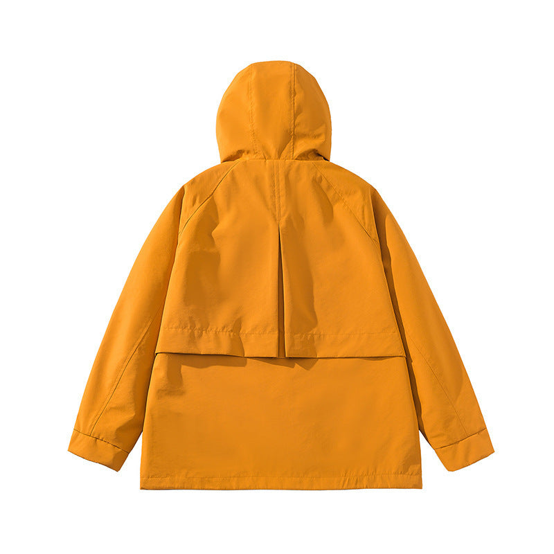 Damen technische Outdoor-Jacke mit verstellbarer Kapuze und großen Taschen