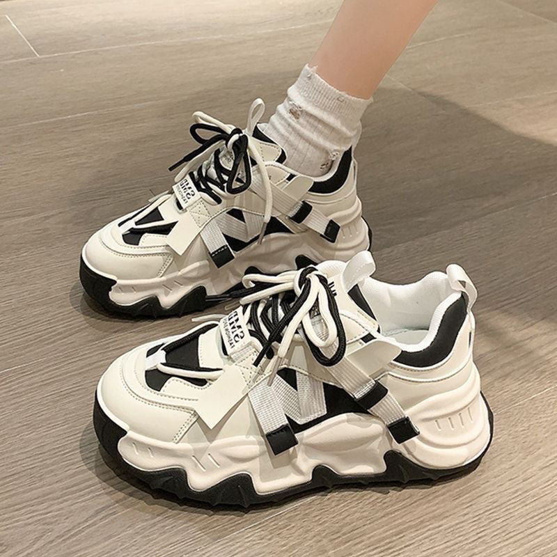Damen Sportliche Chunky-Sneaker mit auffälligem Design und stabiler Sohle