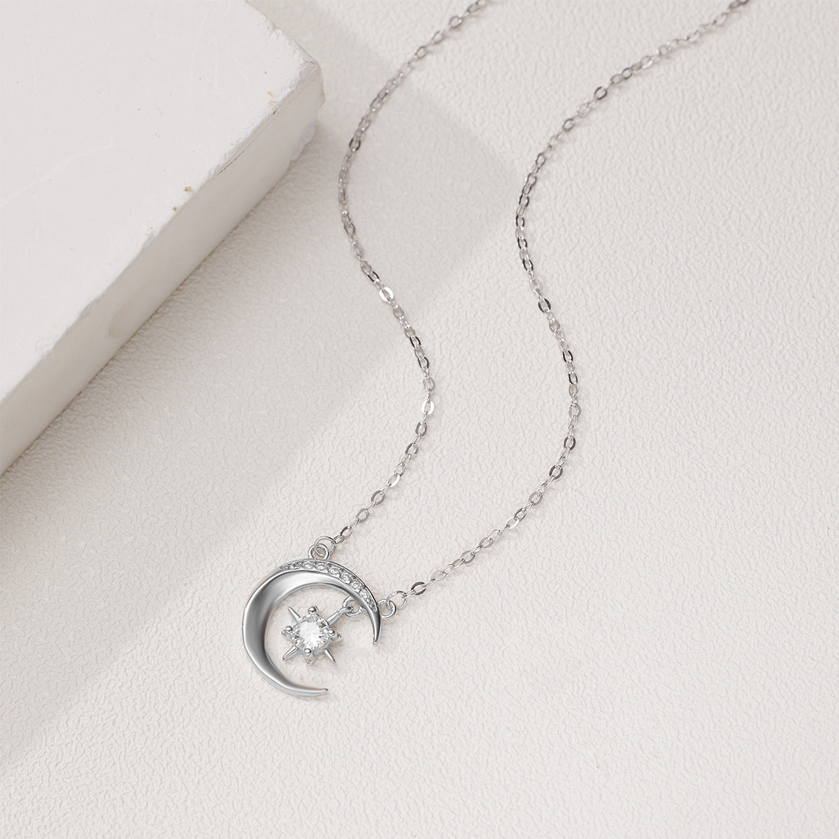 Damen Halskette mit kunstvollem Mond- und Sternenanhänger Shop Nory