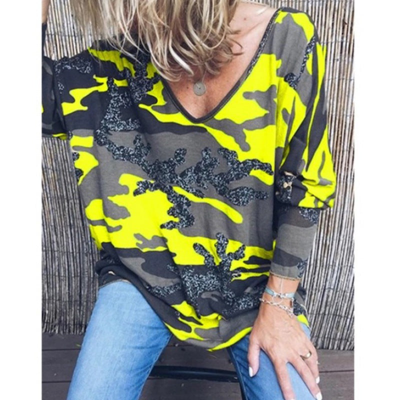 Damen Oversize V‑Ausschnitt Longshirt mit Camouflage‑Print und Glitzerbesatz Shop Nory