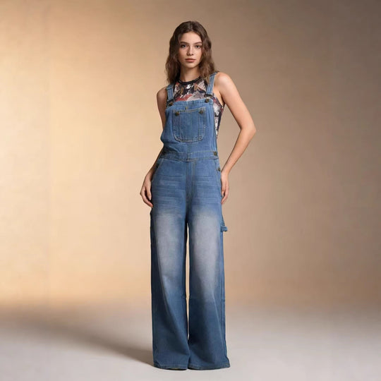 Damen Latzhose im lässigen oversized Schnitt mit funktionalen Seitentaschen
