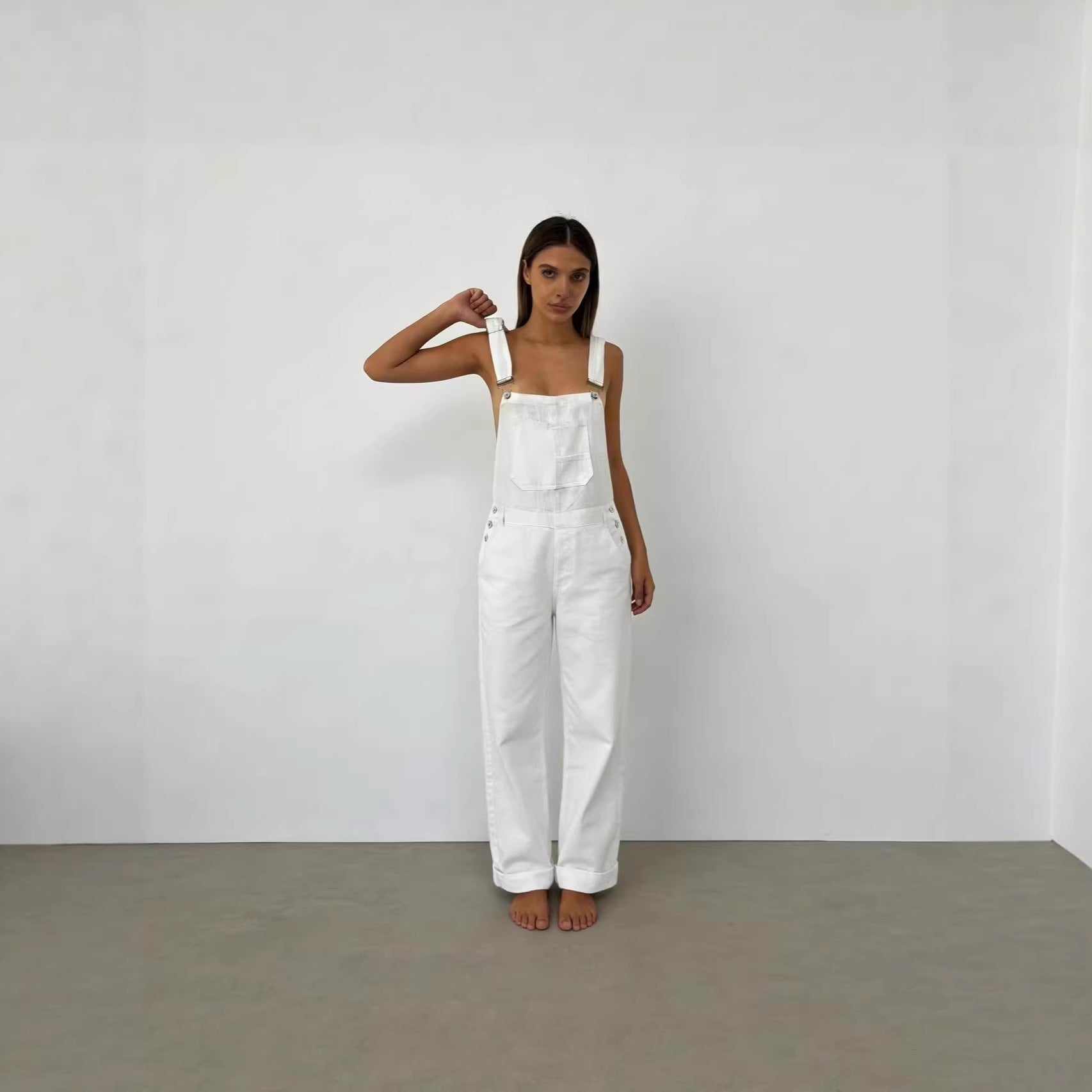 Damen Jeans Latzhose mit weitem Bein und tiefem Rückenausschnitt