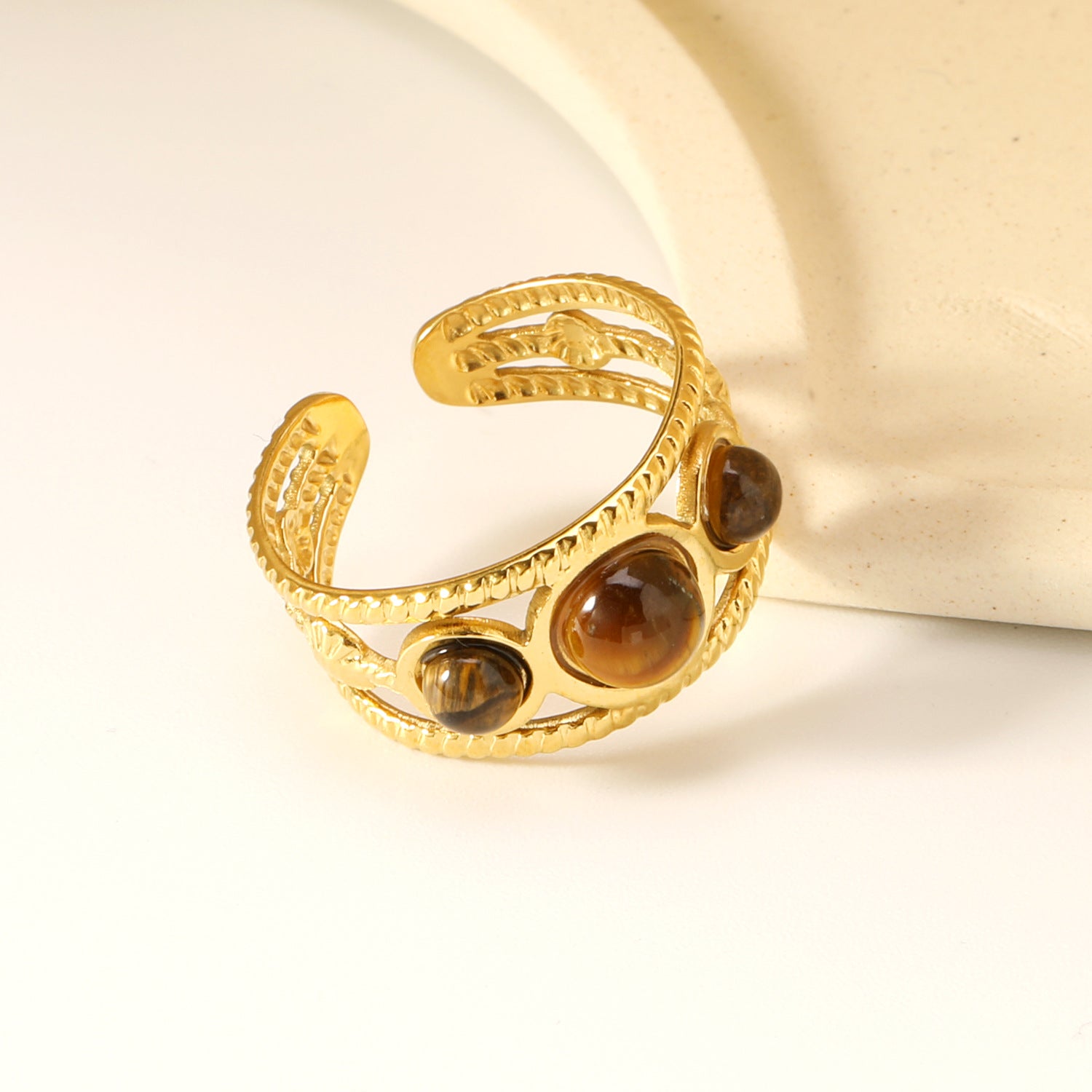 Damen offener Ring mit kunstvollen Tigerauge-Elementen und anpassbarem Design Shop Nory