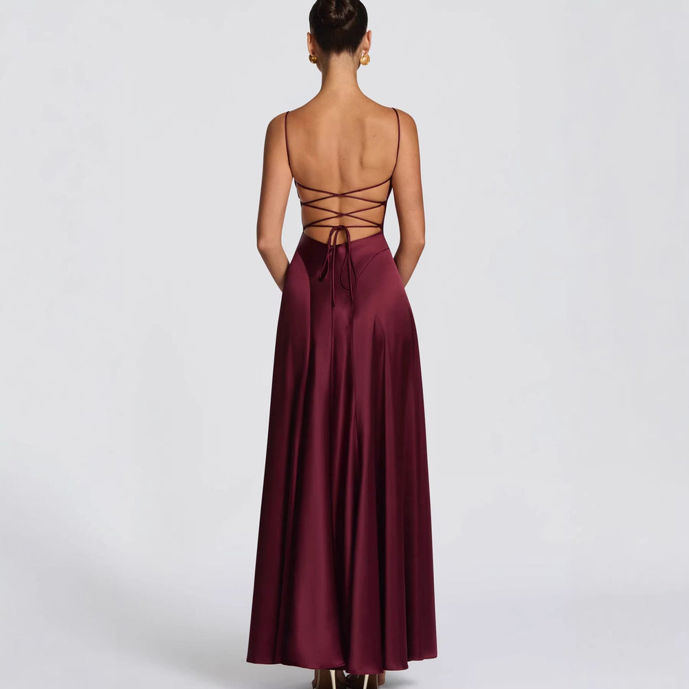 Damen Elegantes Maxikleid mit raffinierten Spaghetti-Trägern und fließendem Satin