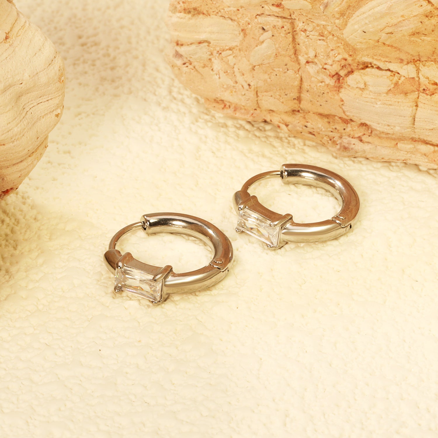 Damen Hängende Ohrringe mit herzförmigem Zirkonia und elegantem Design Shop Nory