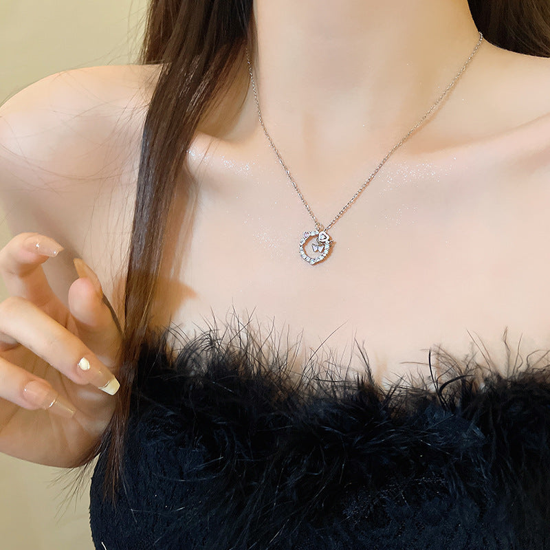 Damen Halskette mit filigranem Anhänger und funkelnden Zirkonia Shop Nory