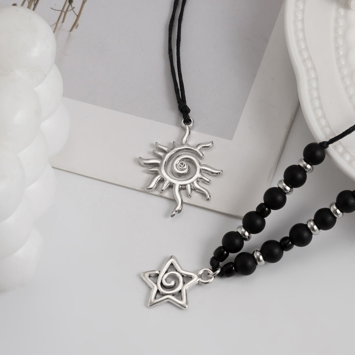 Damen mehrlagige Boho-Halskette mit Anhängermotiven Shop Nory