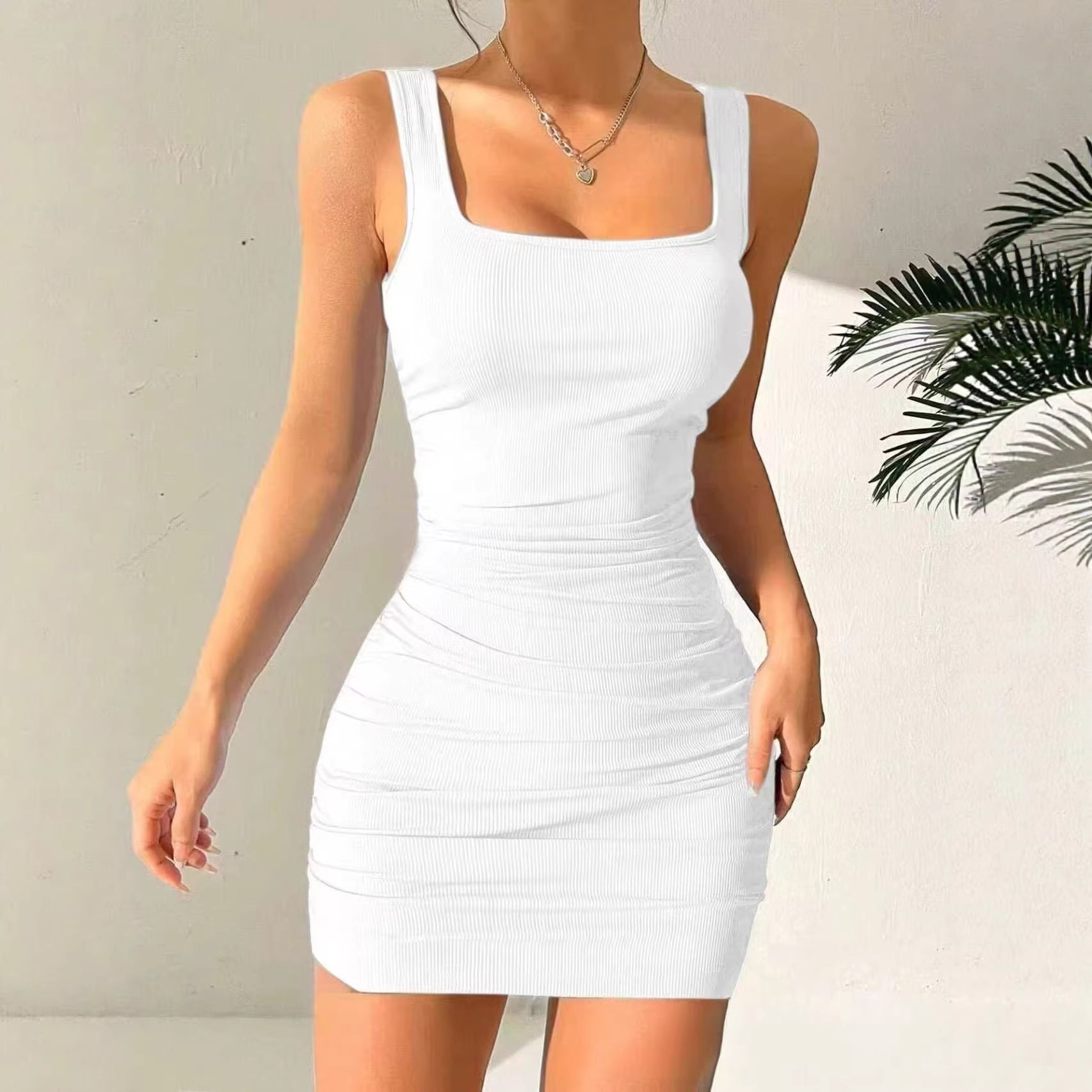Damen figurbetontes Minikleid mit angeschnittenen Trägern und Raffung
