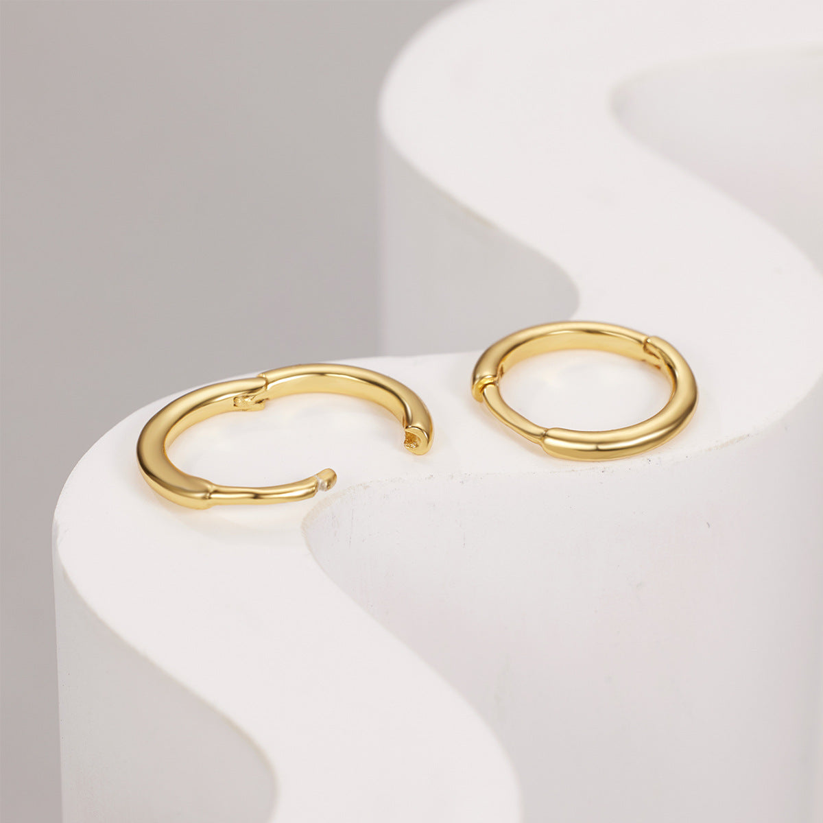 Damen eleganter Creolenring aus hochwertigem Material Shop Nory