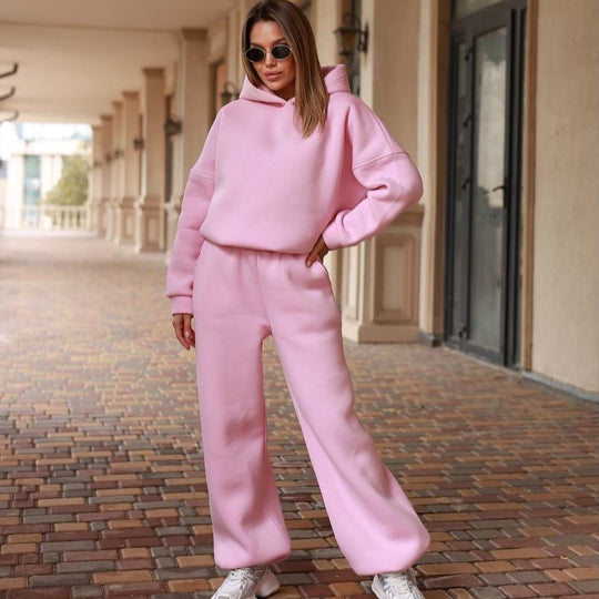Damen Loungewear-Set mit oversized Kapuzenpullover und weiter High-Waist Jogginghose Shop Nory